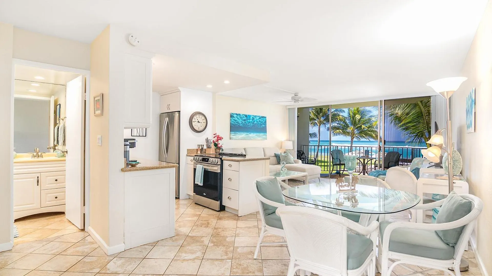 Apartment ***Serendipity On The Moana - Legal & Oceanfront - Great For Work & Play!*** Waianae